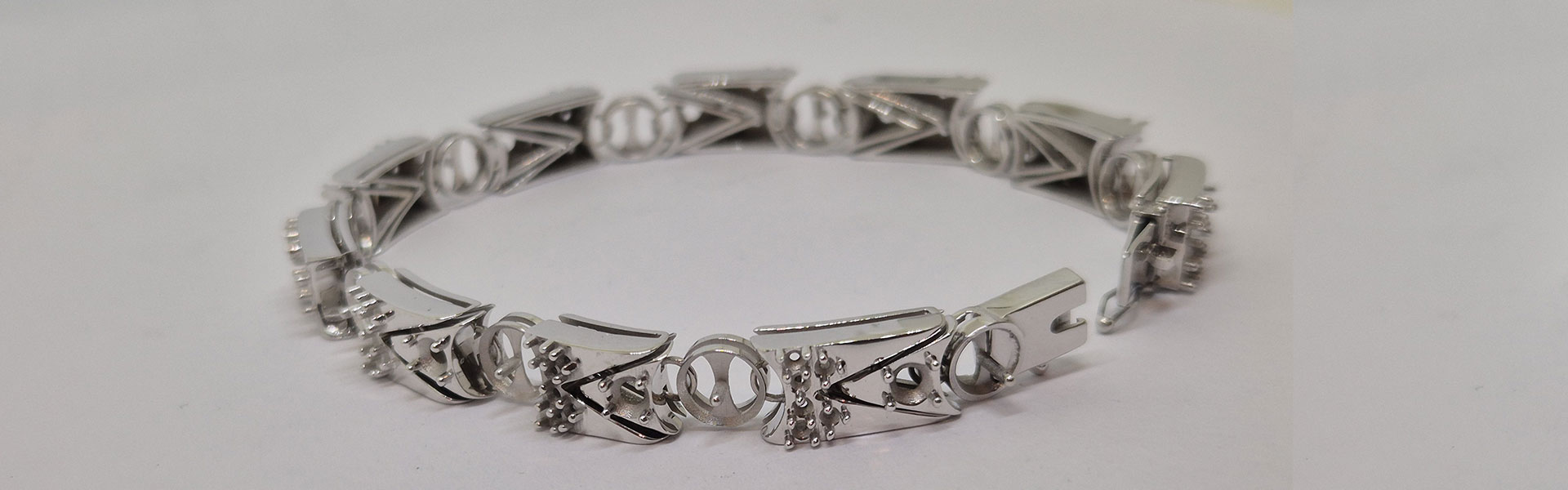 Un bracciale che racconta una storia