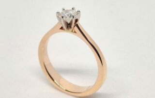 anello solitario case history